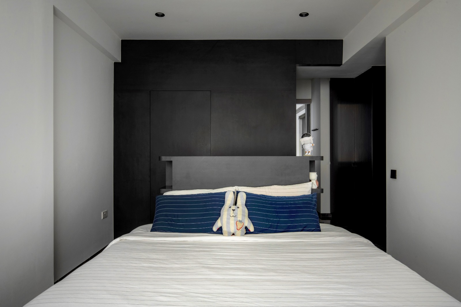 Contemporary Design - Bedroom - Condominium - Design by Apartment