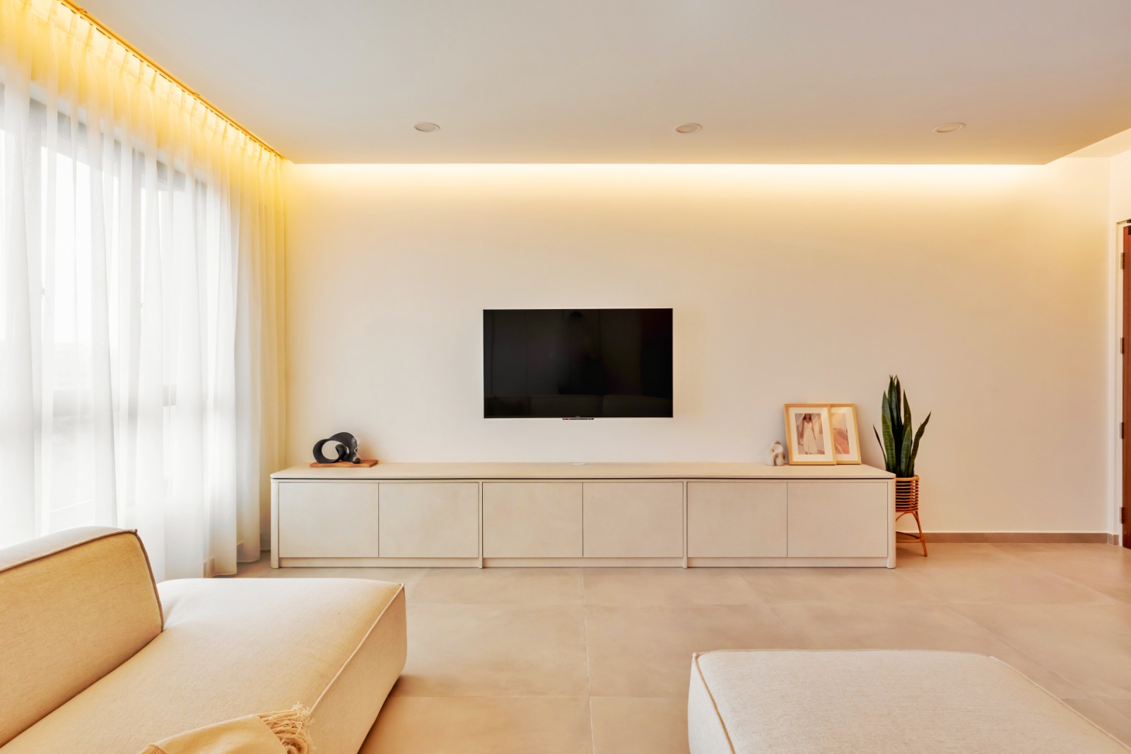 Minimalist, Modern Design - Living Room - Others - Design by Apartment