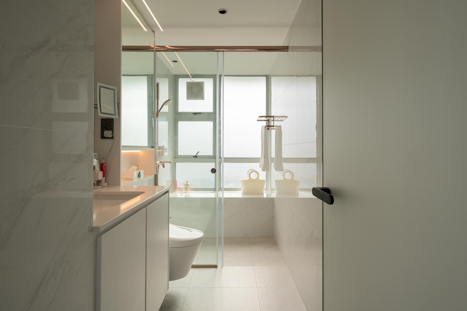 Modern Design - Bathroom - Condominium - Design by Design 4 Space Pte Ltd