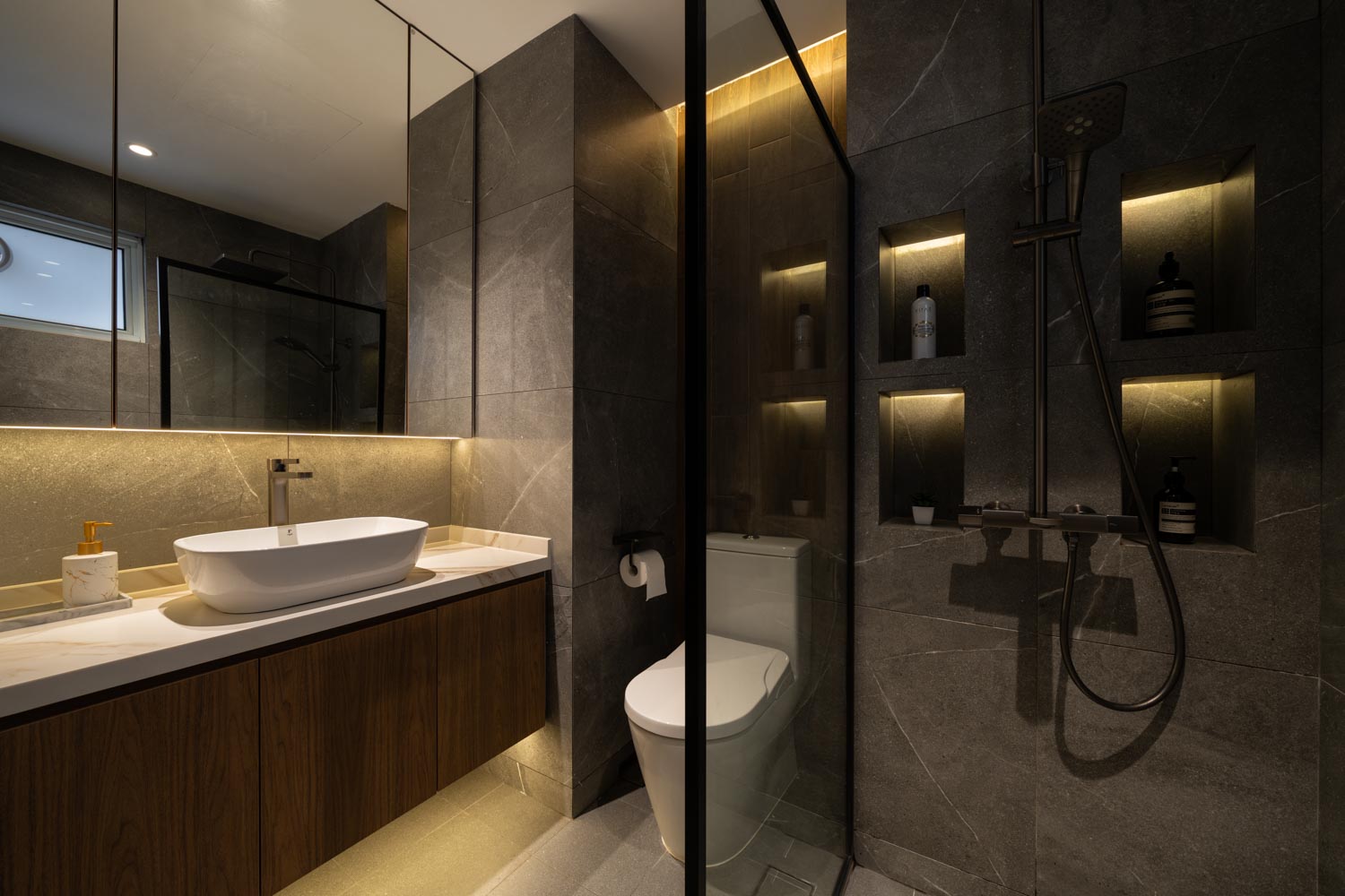 Modern Design - Bathroom - Condominium - Design by Design 4 Space Pte Ltd