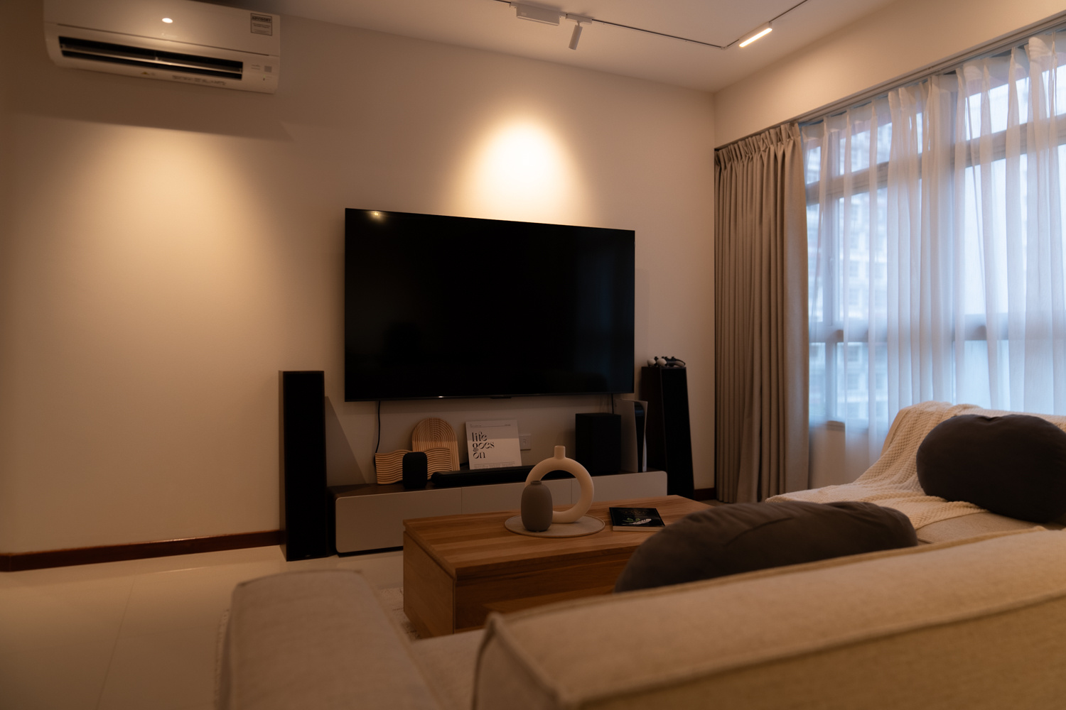 Modern Design - Living Room - HDB 4 Room - Design by Design 4 Space Pte Ltd