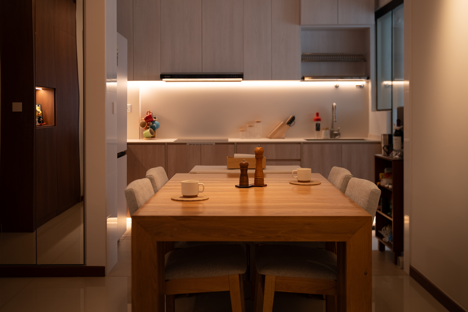 Modern Design - Kitchen - HDB 4 Room - Design by Design 4 Space Pte Ltd