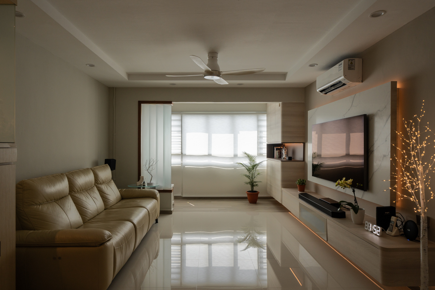 Modern Design - Living Room - HDB 5 Room - Design by Design 4 Space Pte Ltd