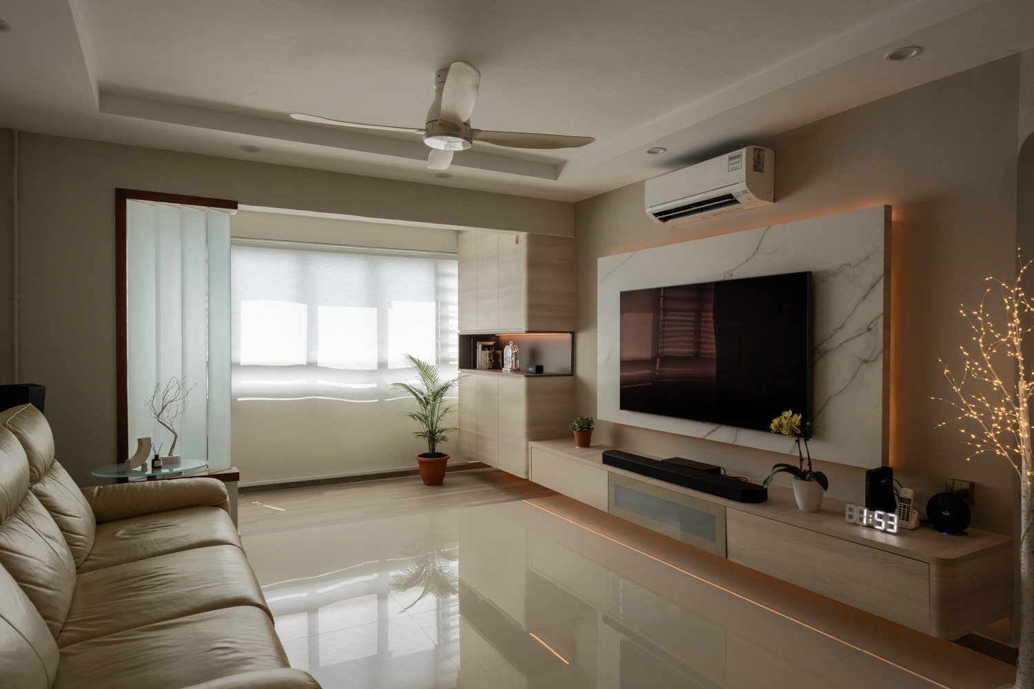 Modern Design - Living Room - HDB 5 Room - Design by Design 4 Space Pte Ltd