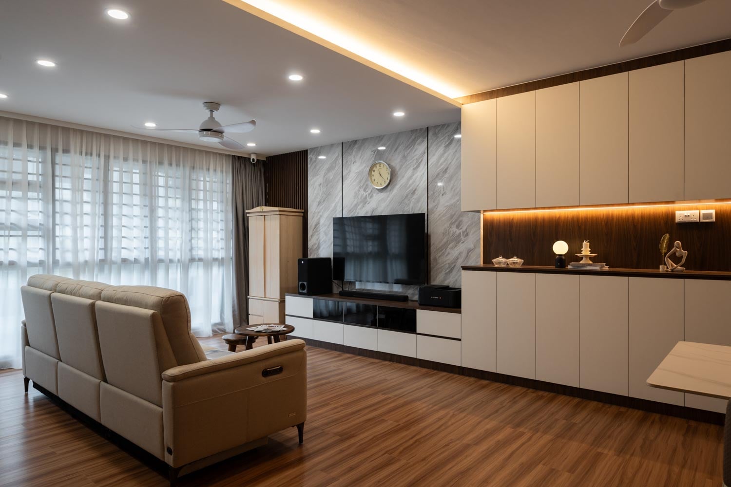 Modern Design - Living Room - HDB 5 Room - Design by Design 4 Space Pte Ltd