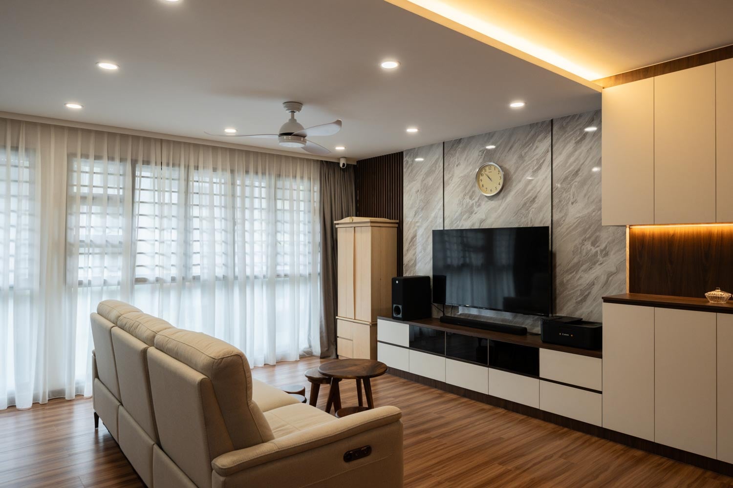 Modern Design - Living Room - HDB 5 Room - Design by Design 4 Space Pte Ltd