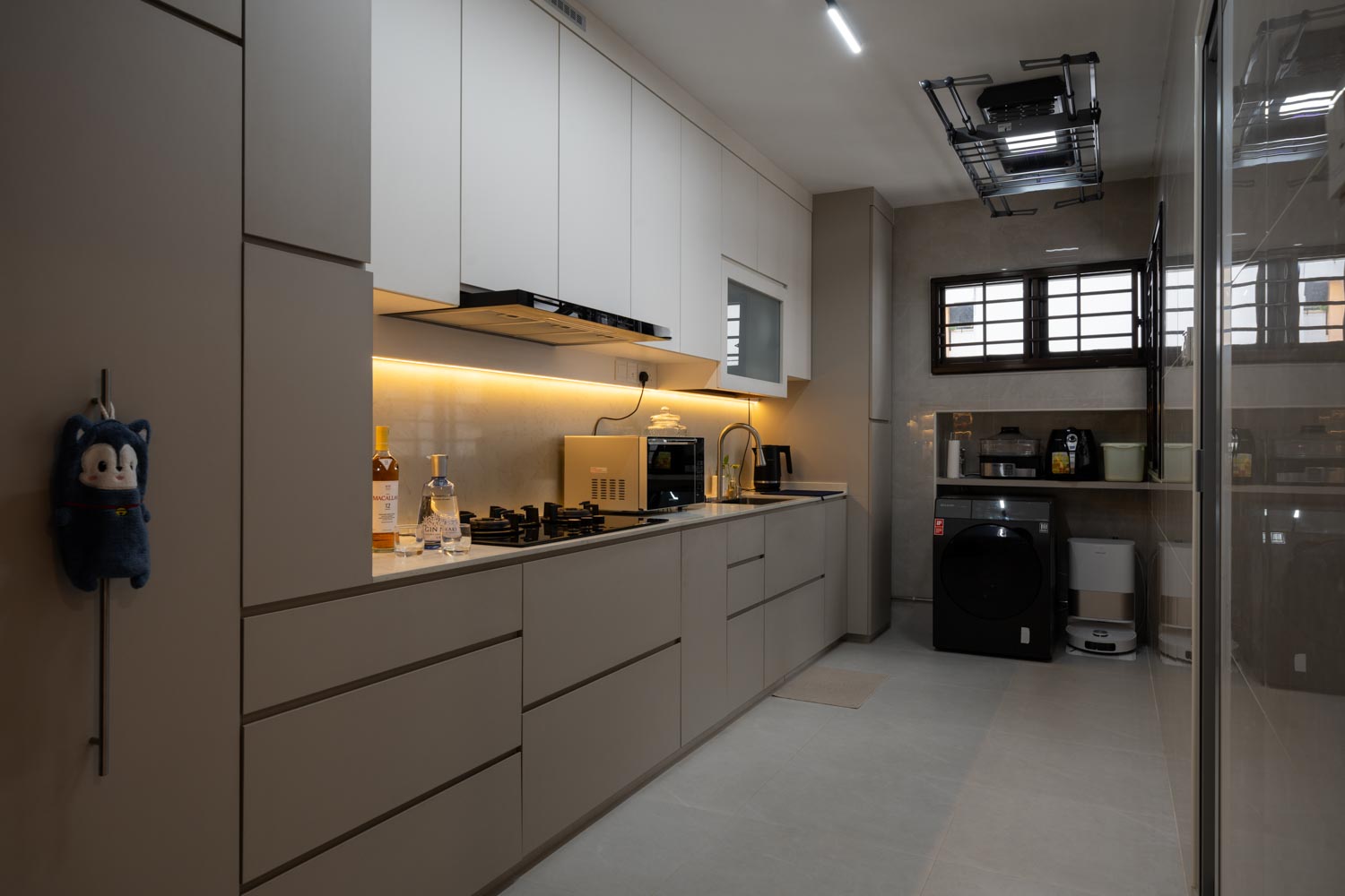 Contemporary, Modern Design - Kitchen - HDB 5 Room - Design by Design 4 Space Pte Ltd