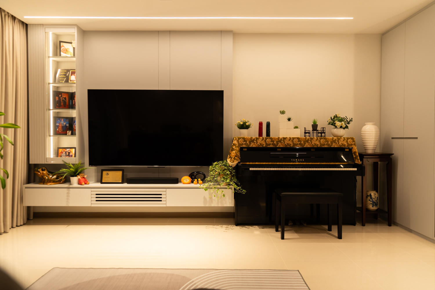 Modern Design - Living Room - HDB 5 Room - Design by Design 4 Space Pte Ltd