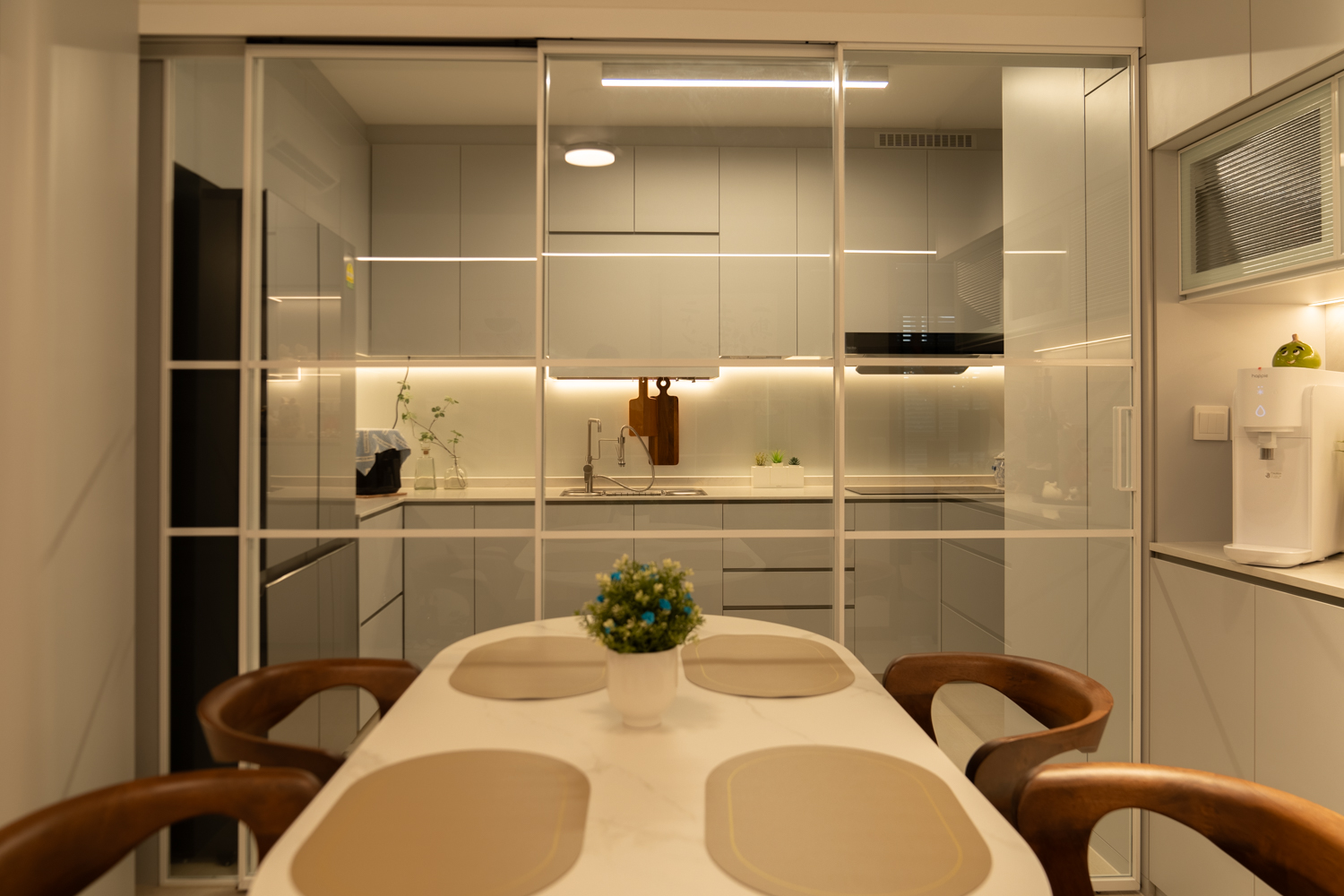 Modern Design - Kitchen - HDB 5 Room - Design by Design 4 Space Pte Ltd