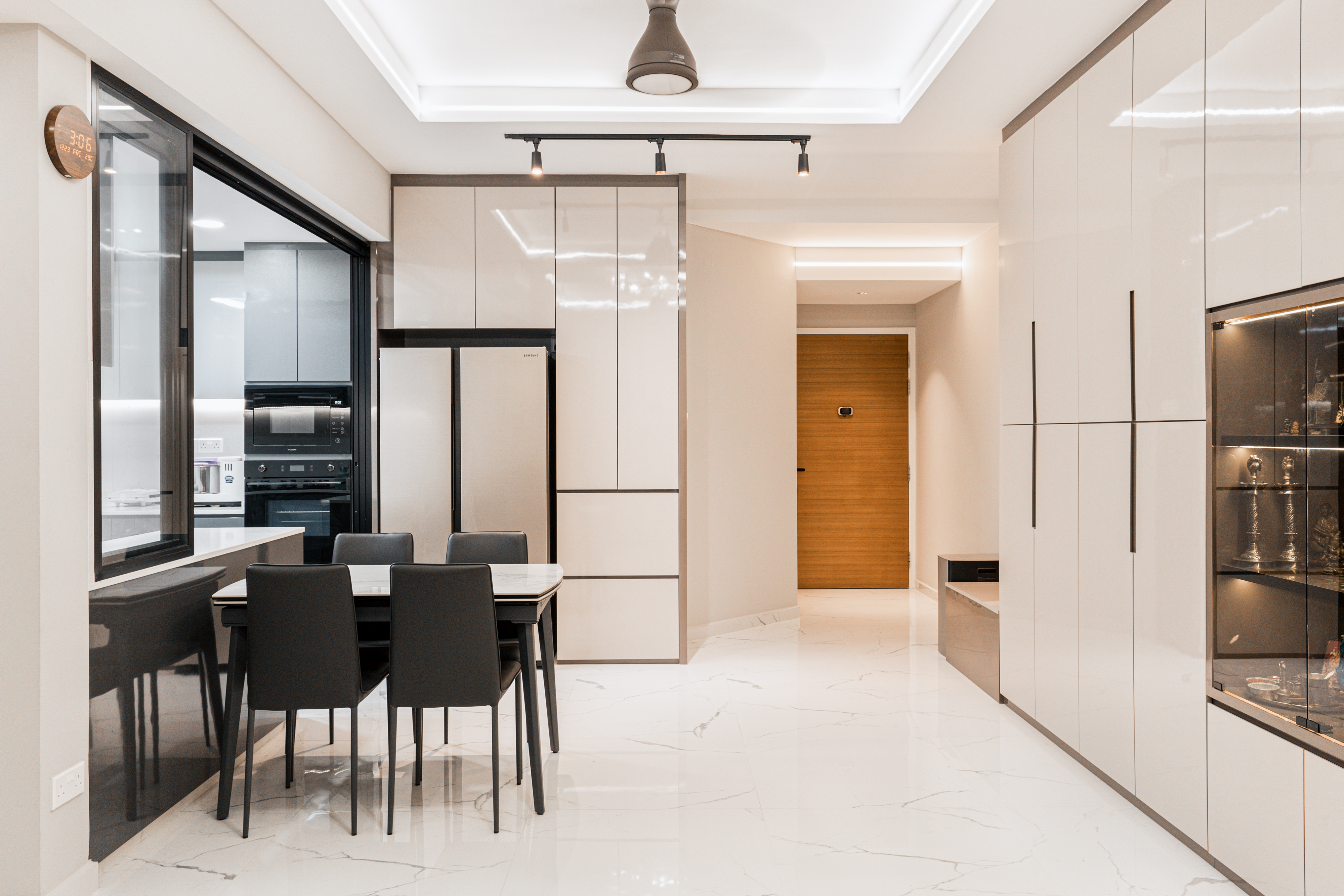 Eclectic, Modern Design - Dining Room - Condominium - Design by Interior Artist Pte Ltd