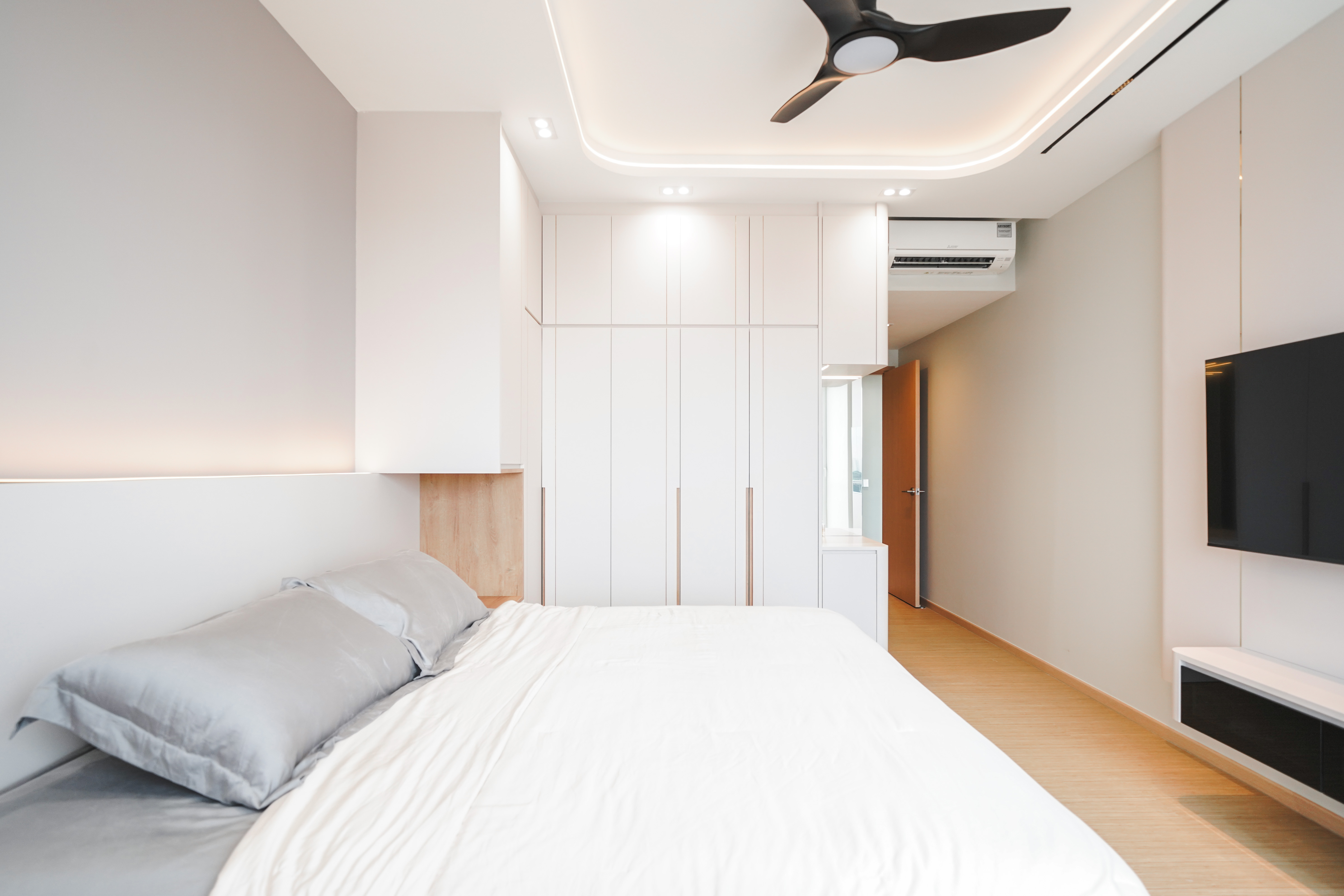 Minimalist, Modern Design - Bedroom - Condominium - Design by Interior Times Design Pte Ltd