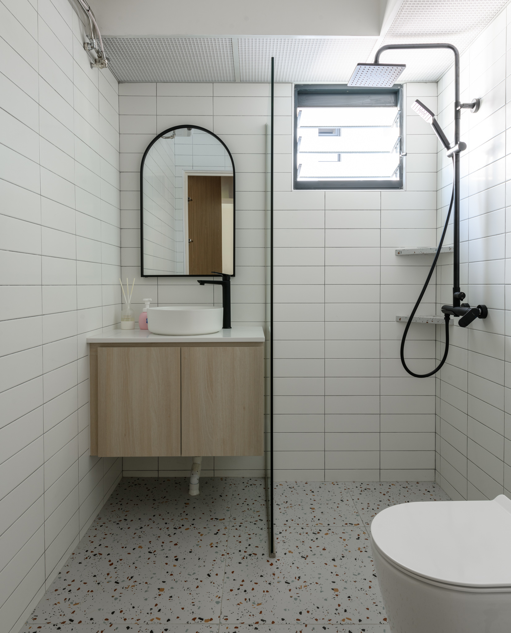 Minimalist Design - Bathroom - HDB 4 Room - Design by Mr Designer Studio