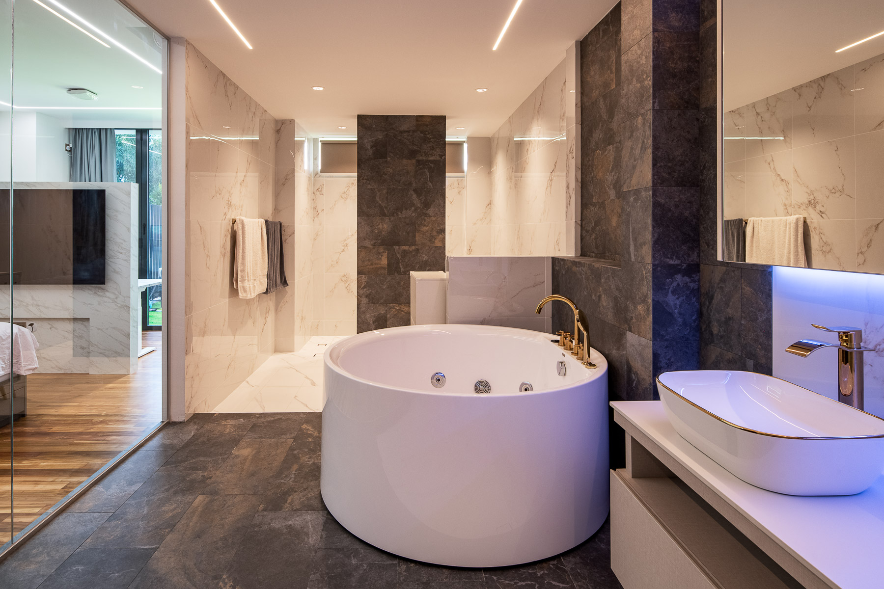 Contemporary Design - Bathroom - Landed House - Design by Mr Designer Studio