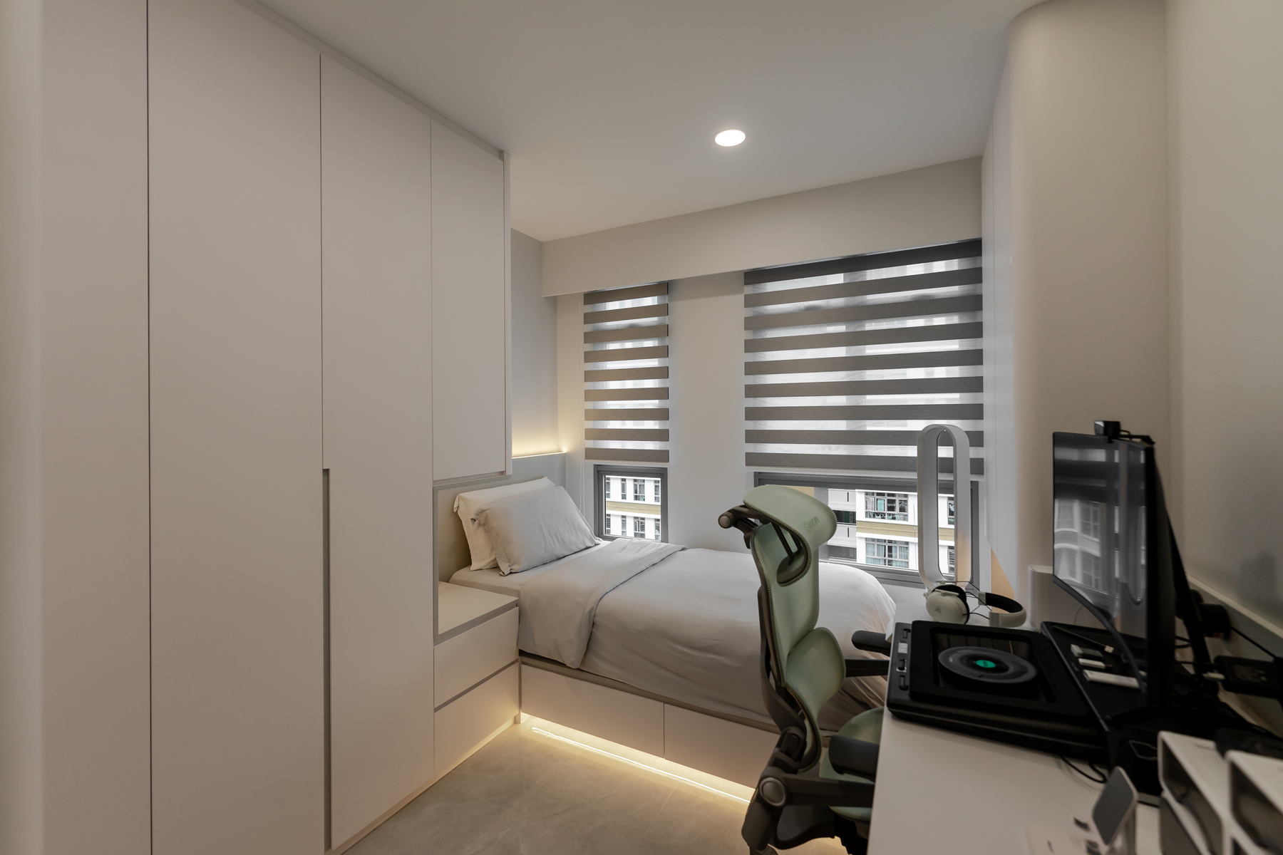 Minimalist Design - Bedroom - HDB 4 Room - Design by U-Home Interior Design Pte Ltd