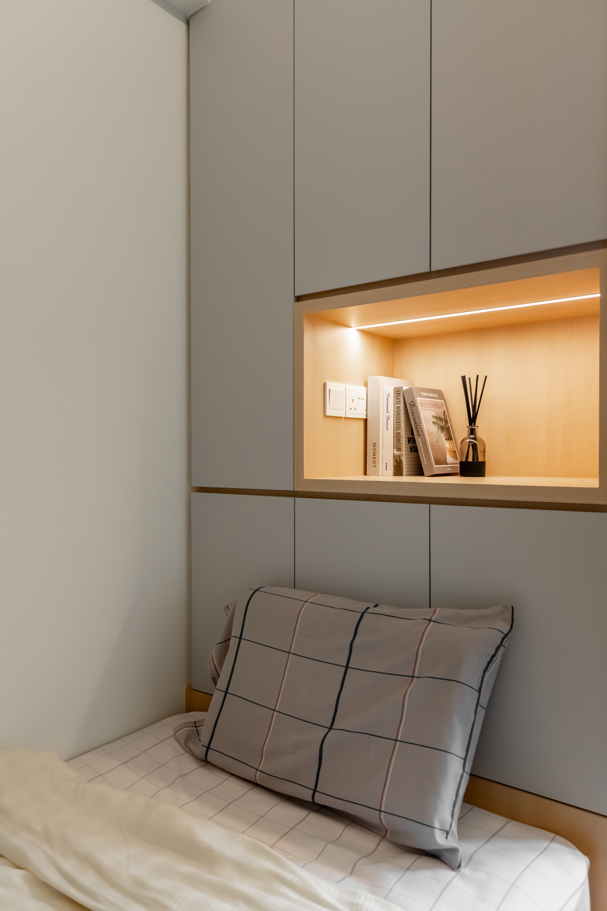 Contemporary, Modern, Others Design - Bedroom - Condominium - Design by U-Home Interior Design Pte Ltd