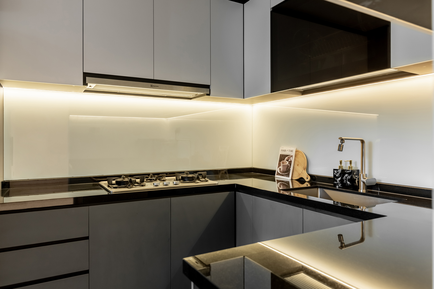 Contemporary, Modern, Others Design - Kitchen - Condominium - Design by U-Home Interior Design Pte Ltd